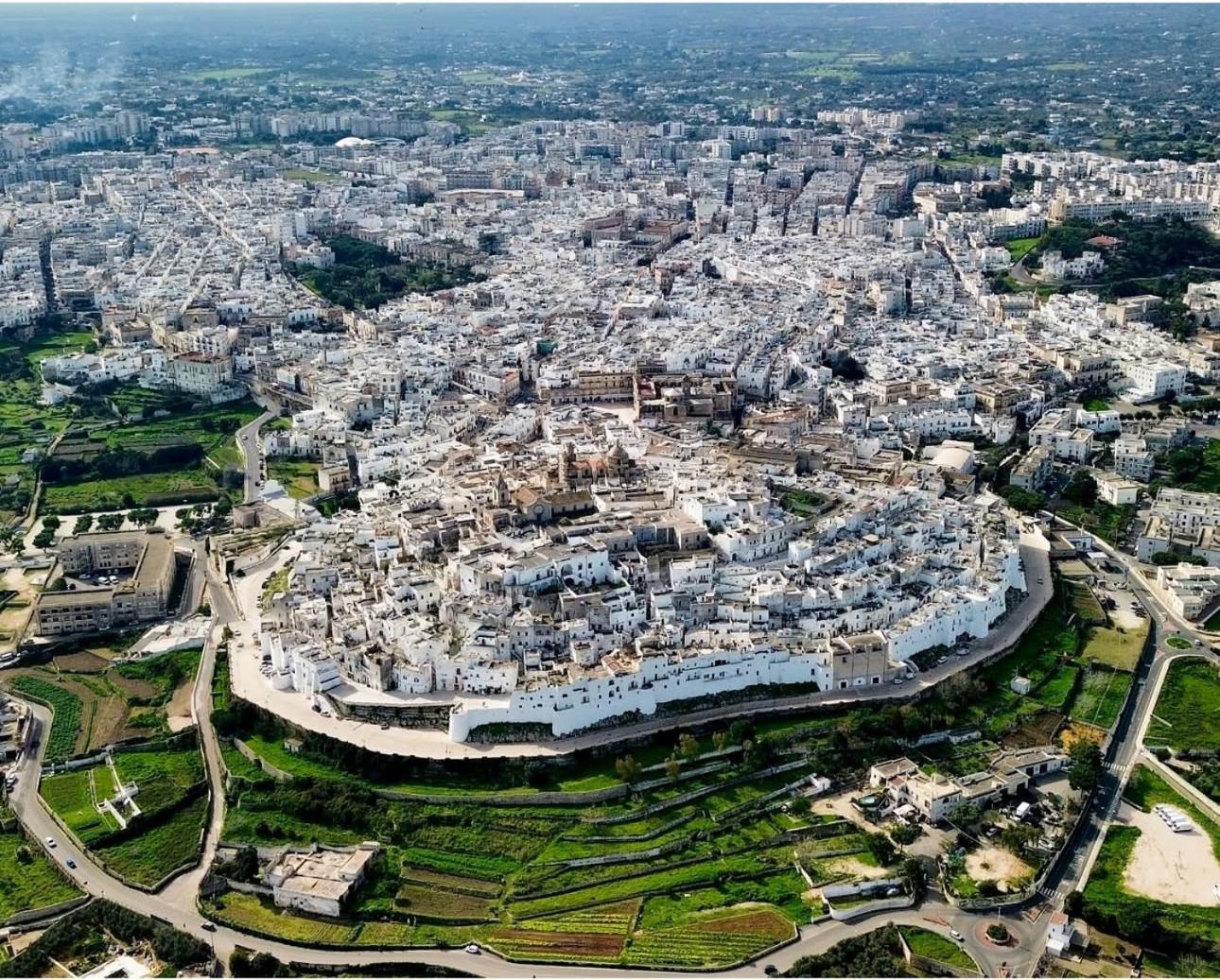 مبيت وإفطار أوستوني Ca Sotto L'Arco المظهر الخارجي الصورة